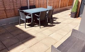 Stunning Stylish & Spacious Ground Floor Apartment, Kidderminster